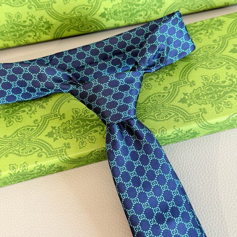 GRAVATA GUCCI  DE JACQUARD DE SEDA COM PADRÃO MINI GG