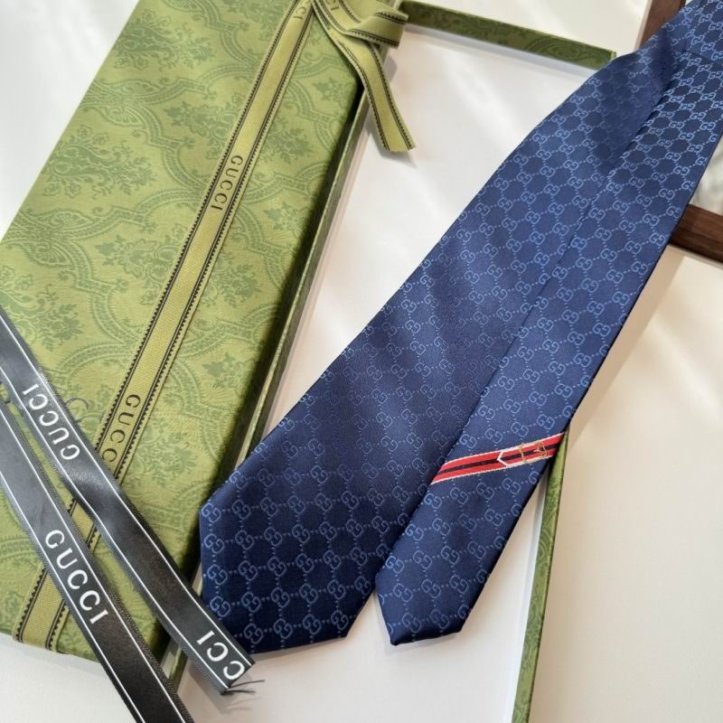 GRAVATA GUCCI  DE JACQUARD DE SEDA COM PADRÃO GG