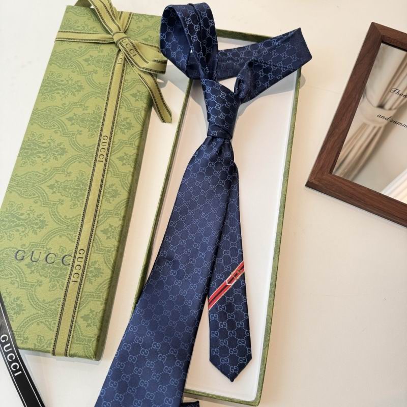 GRAVATA GUCCI  DE JACQUARD DE SEDA COM PADRÃO GG