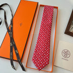 GRAVATAS HERMES  DE SEDA  OUT OF THE BOX  CAVALO, FERRADURA E ESTRIBO