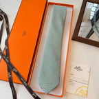 GRAVATAS HERMES  DE SEDA  H COLLECTION