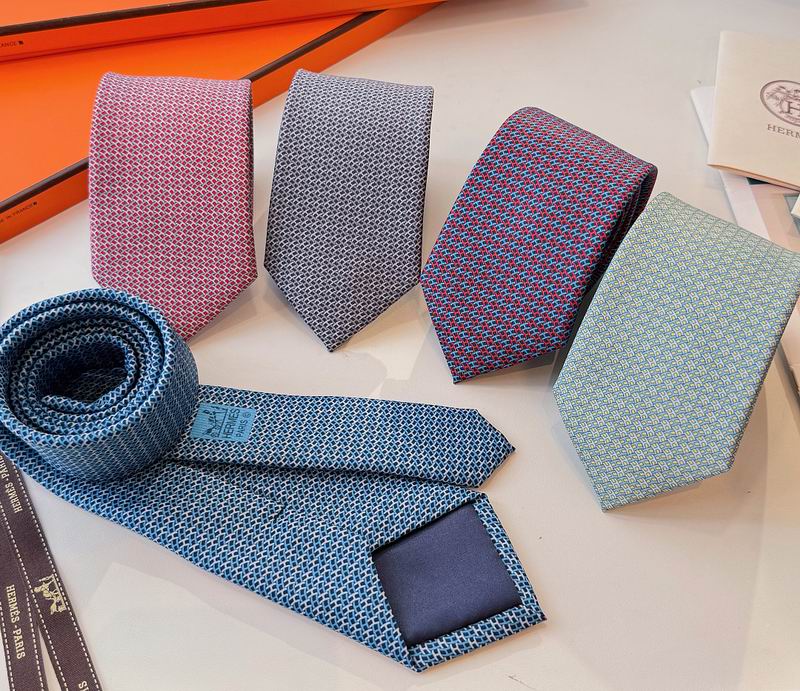 GRAVATAS HERMES  DE SEDA  H COLLECTION