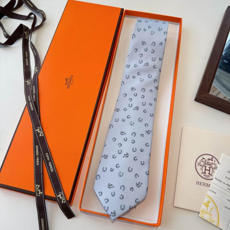 GRAVATAS HERMES  DE SEDA  OUT OF THE BOX   FERRADURA E CAVALO