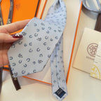 GRAVATAS HERMES  DE SEDA  OUT OF THE BOX   FERRADURA E CAVALO