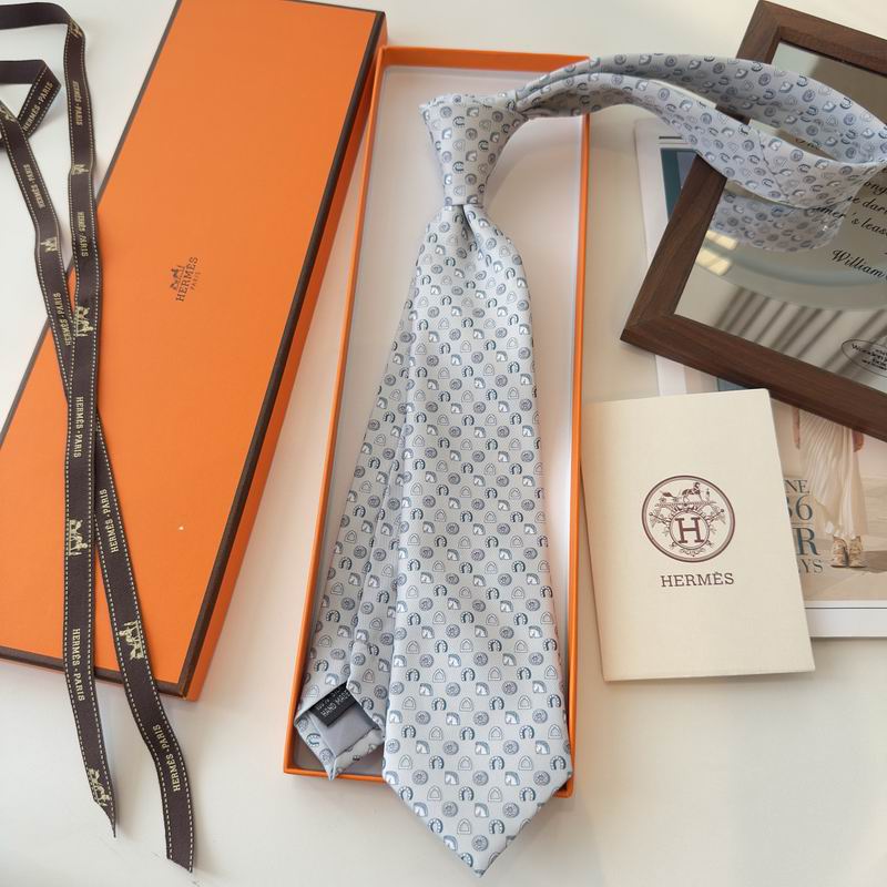 GRAVATAS HERMES  DE SEDA  OUT OF THE BOX  CAVALO, FERRADURA E ESTRIBO