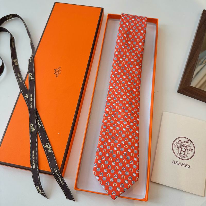 GRAVATAS HERMES  DE SEDA  OUT OF THE BOX  CAVALO, FERRADURA E ESTRIBO