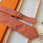 GRAVATAS HERMES  DE SEDA  OUT OF THE BOX  CAVALO, FERRADURA E ESTRIBO