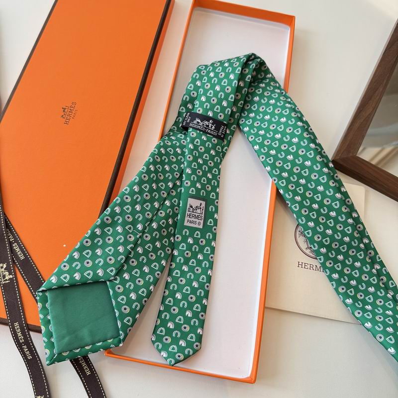 GRAVATAS HERMES  DE SEDA  OUT OF THE BOX  CAVALO, FERRADURA E ESTRIBO