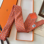 GRAVATAS HERMES  DE SEDA  OUT OF THE BOX  CAVALO, FERRADURA E ESTRIBO
