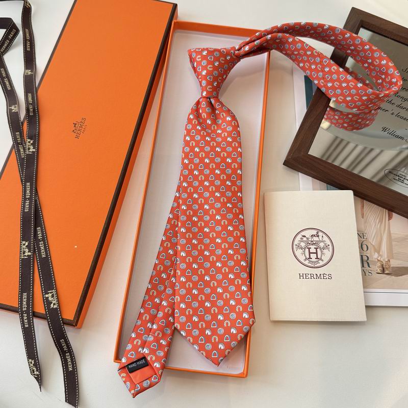 GRAVATAS HERMES  DE SEDA  OUT OF THE BOX  CAVALO, FERRADURA E ESTRIBO