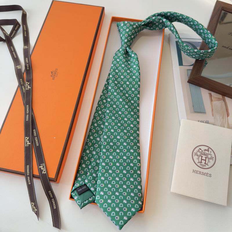 GRAVATAS HERMES  DE SEDA  OUT OF THE BOX  CAVALO, FERRADURA E ESTRIBO