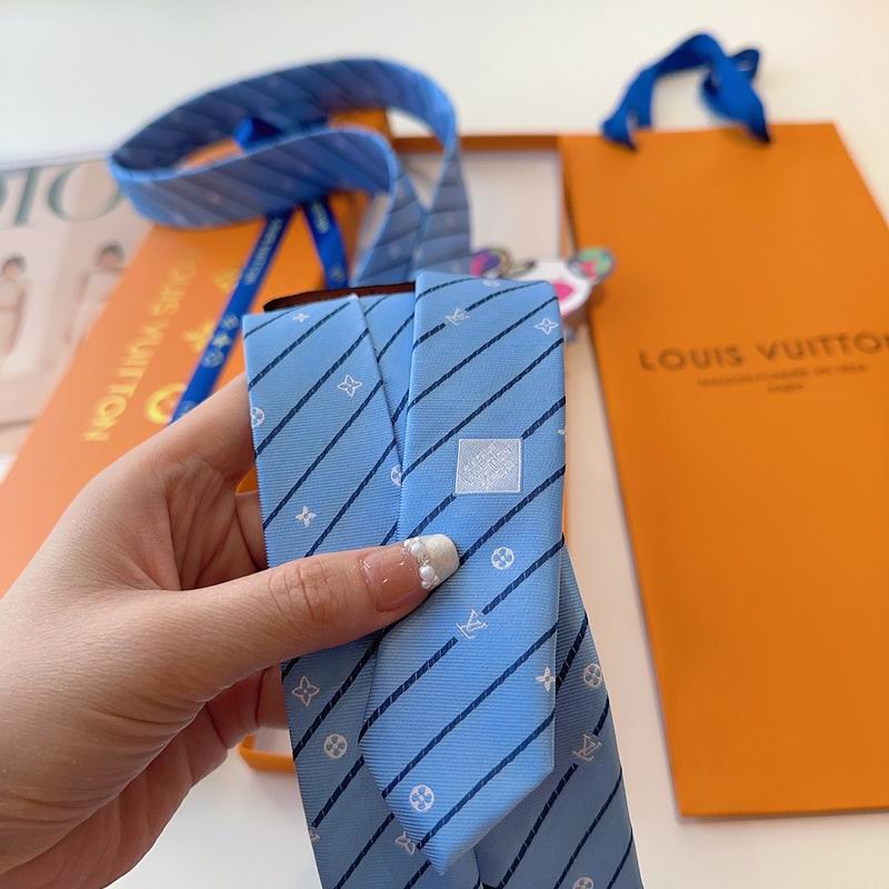 GRAVATAS LOUIS VUITTON DE SEDA COM ESTAMPA DE LISTRAS DIAGONAIS