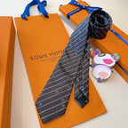 GRAVATAS LOUIS VUITTON DE SEDA COM ESTAMPA DE LISTRAS DIAGONAIS