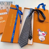 GRAVATAS LOUIS VUITTON DE SEDA COM ESTAMPA DE LISTRAS DIAGONAIS