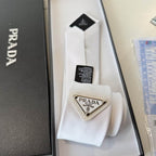 GRAVATA PRADA SLIM DE RE-NYLON