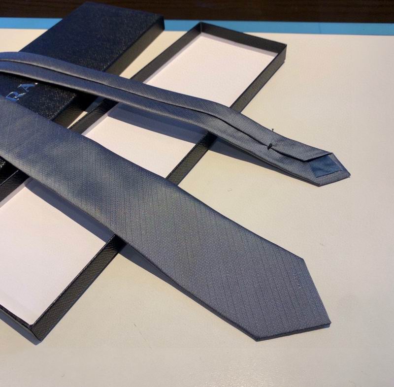 GRAVATA PRADA DE SEDA AVETINADA SILK SATIN TIE