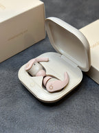 Beats Fit Pro x Kim com pop-up