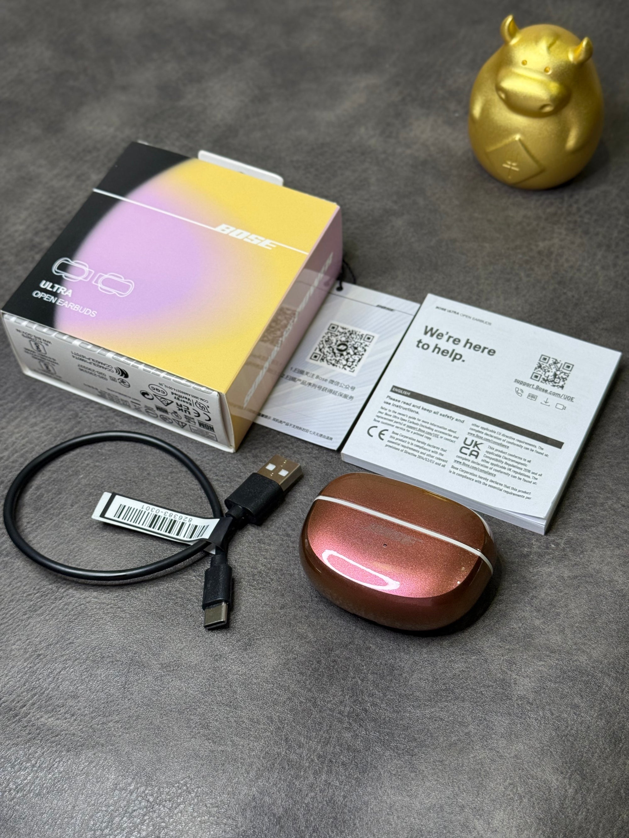 Fones de ouvido Bose Ultra Ear Clip Open na edição Poison