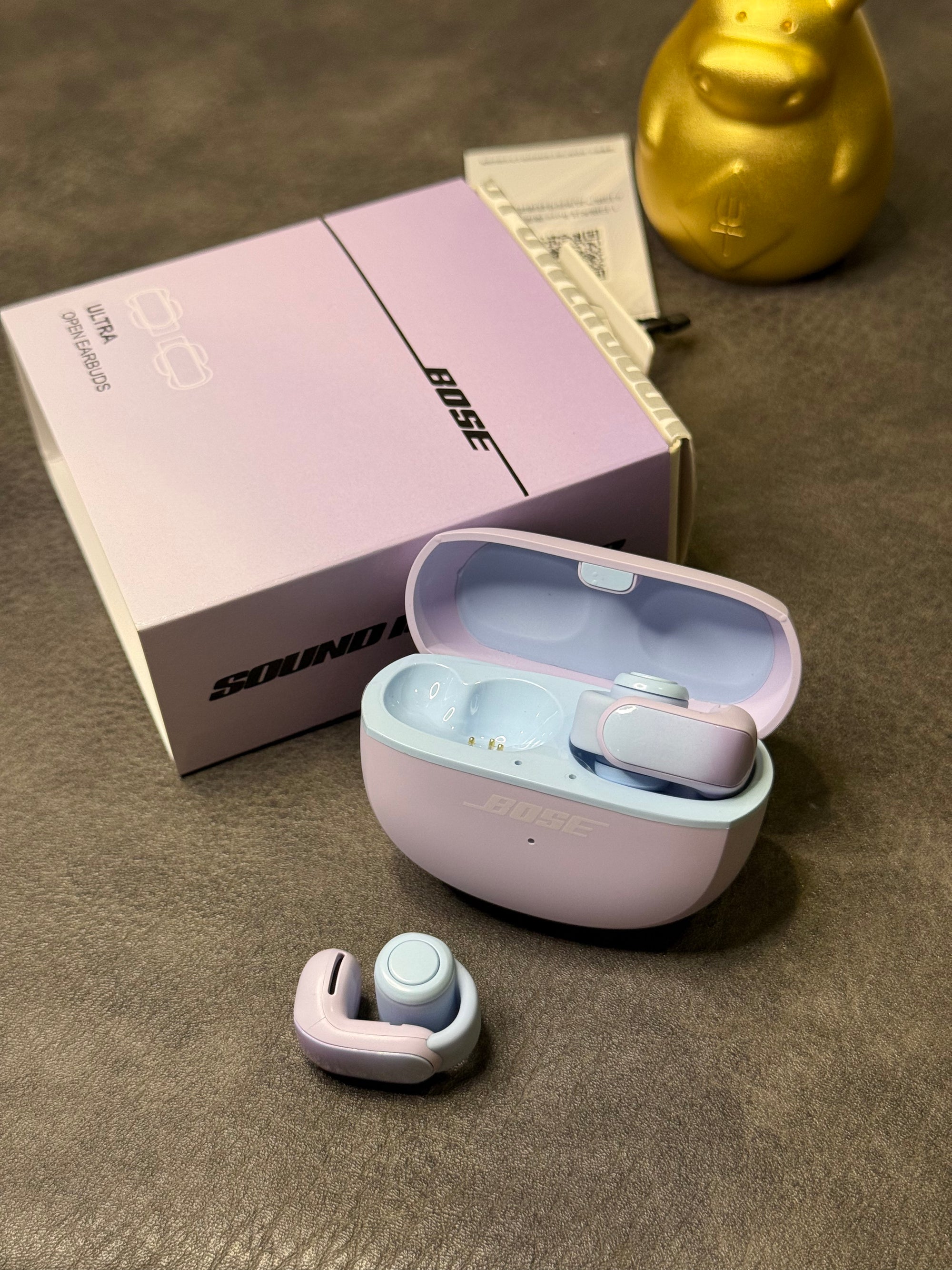 Fones de ouvido Bose Ultra Ear Clip Open na edição Poison