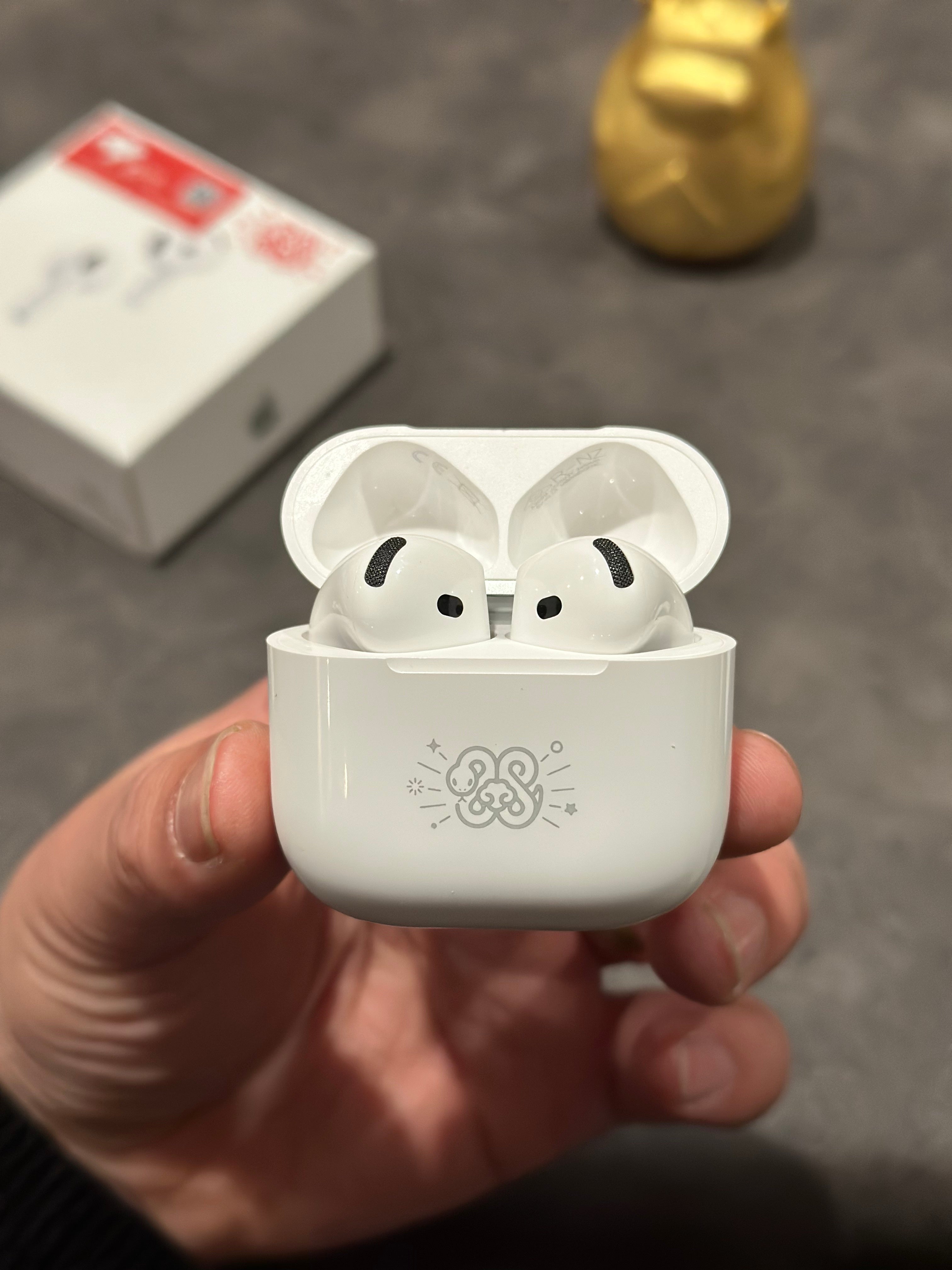イヤホン AirPods 4 ANC Apple AirPods 4 Edição ANC com Redução de Ruído – TimeLine Shop