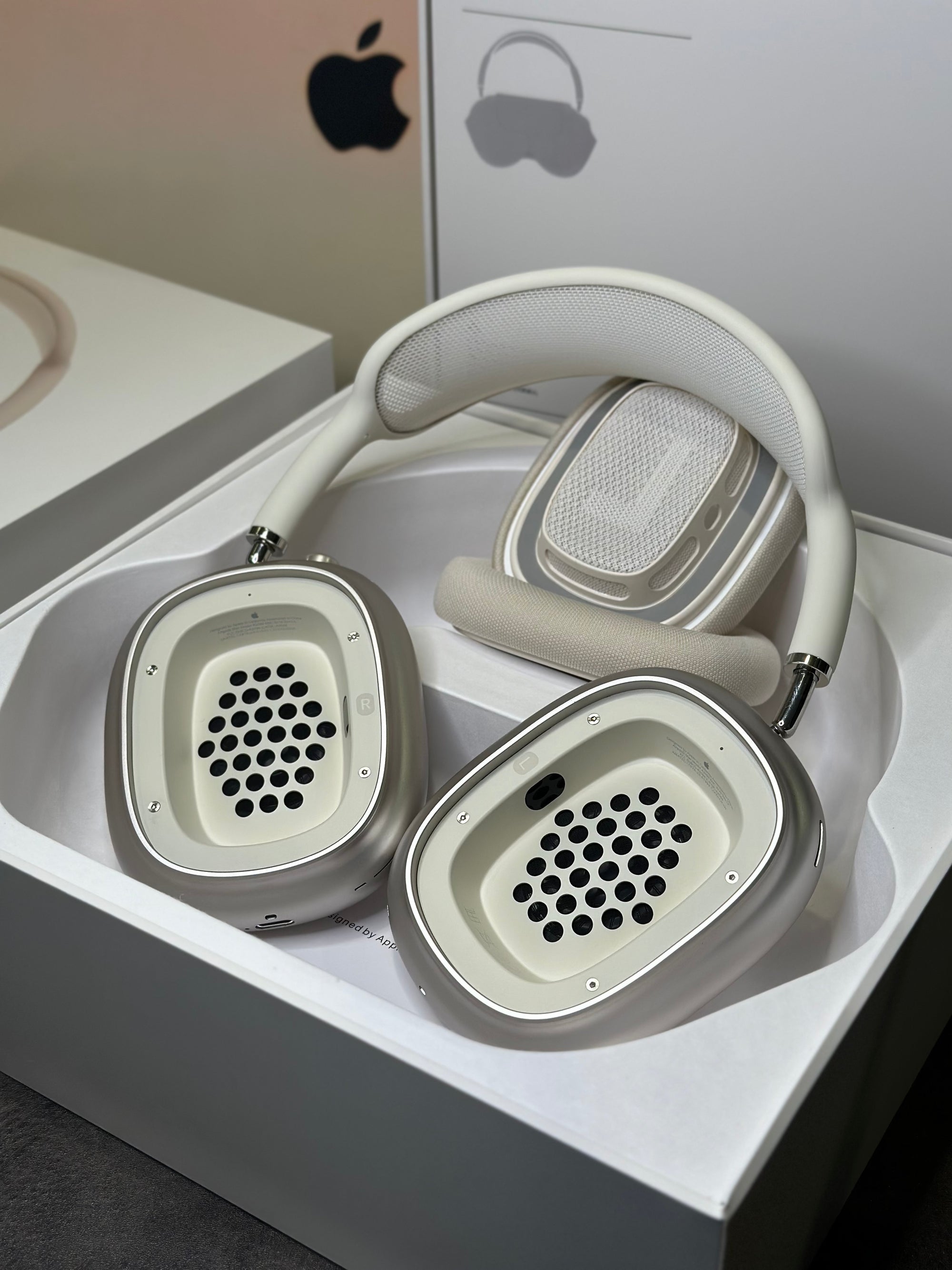 Apple AirPods Max Off White