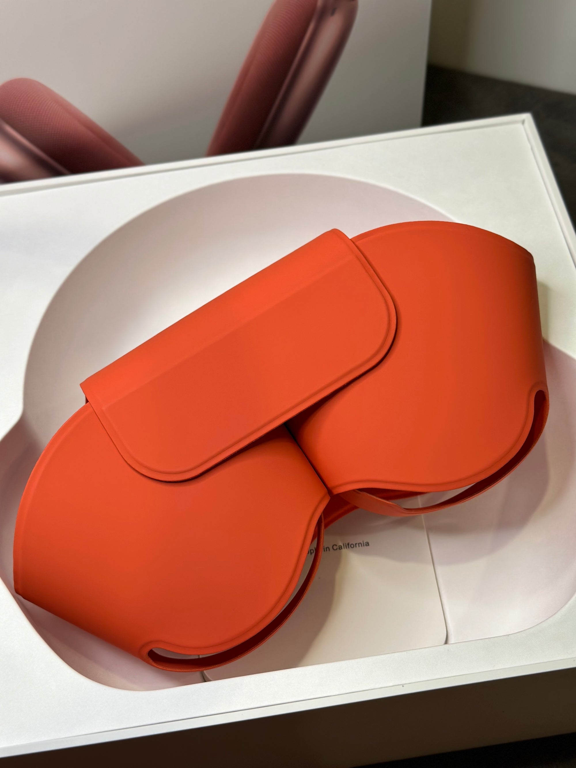 Apple AirPods Max Orange