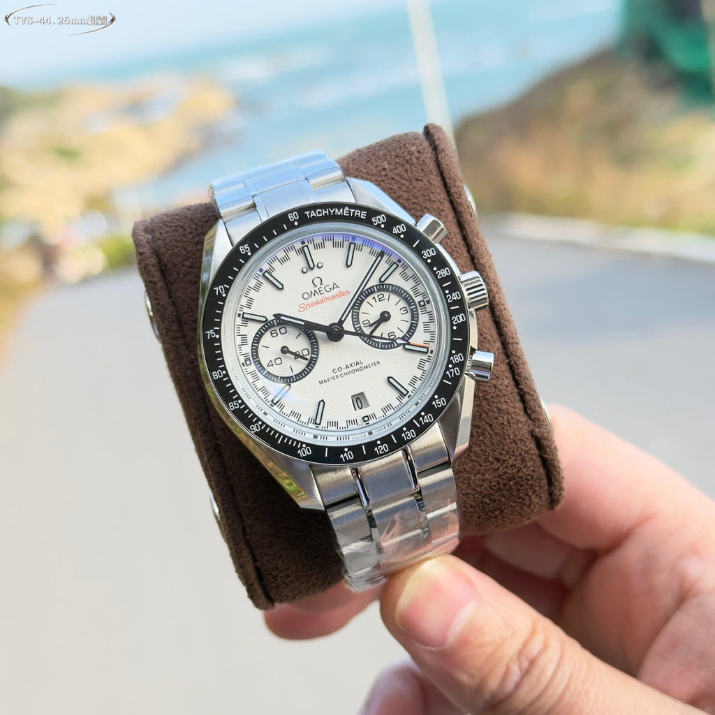Relógio - Omega Speedmaster 44,25mm