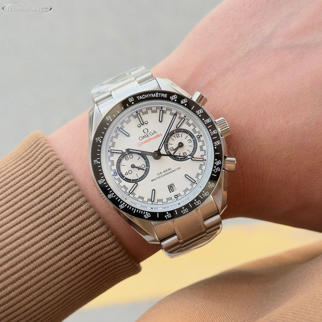 Relógio - Omega Speedmaster 44,25mm