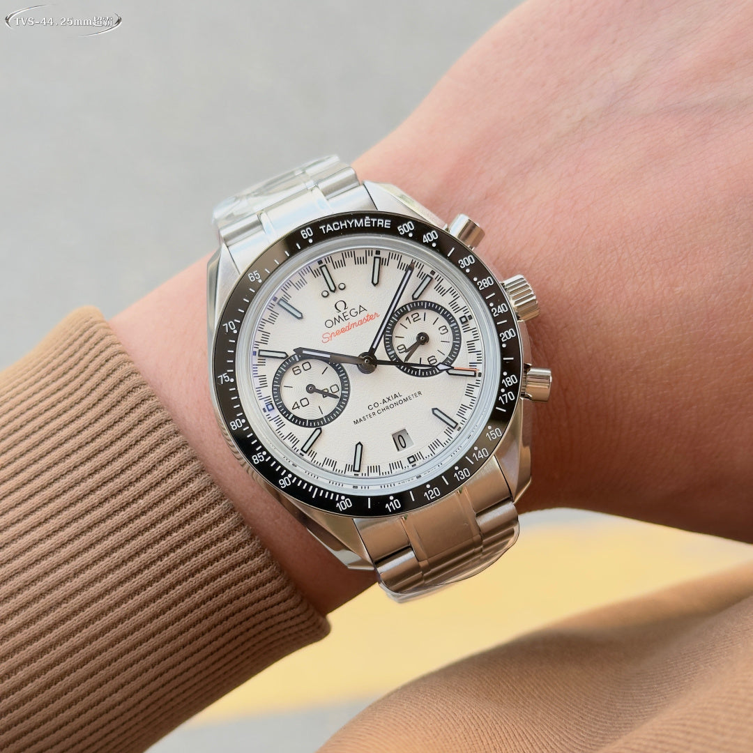 Relógio - Omega Speedmaster 44,25mm