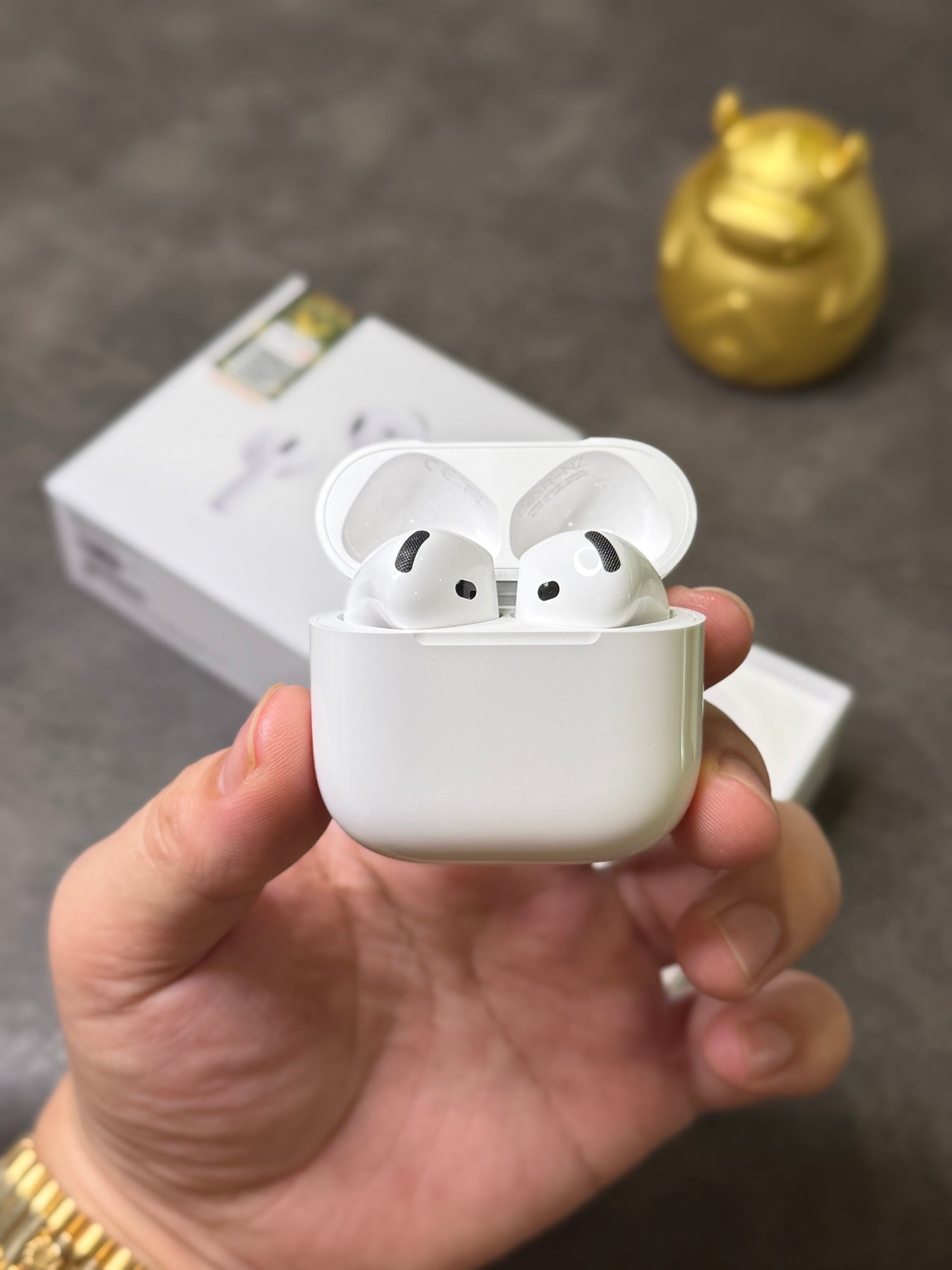 Apple AirPods 4 com redução de ruído ANC