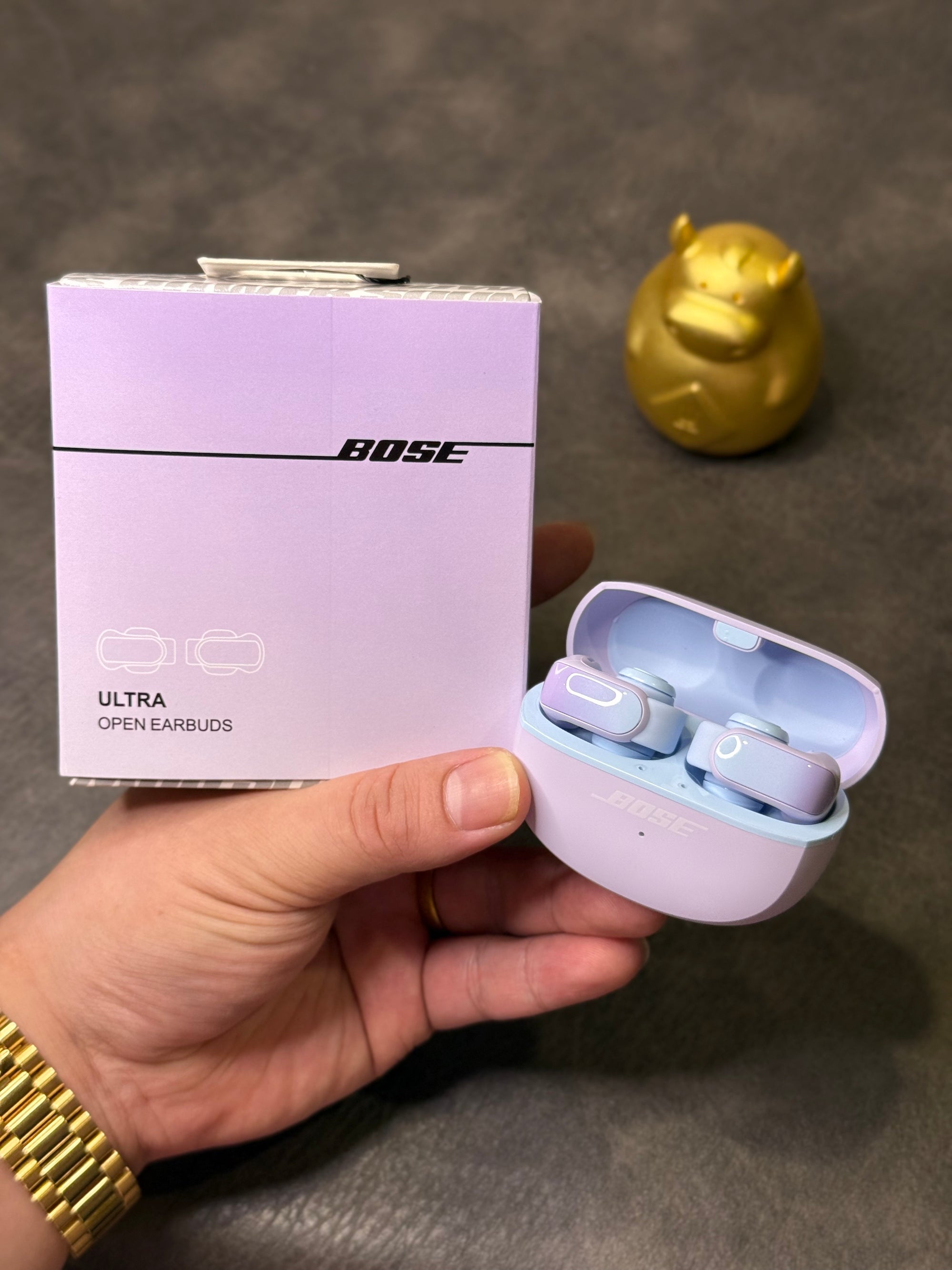 Fones de ouvido Bose Ultra Ear Clip Open na edição Poison