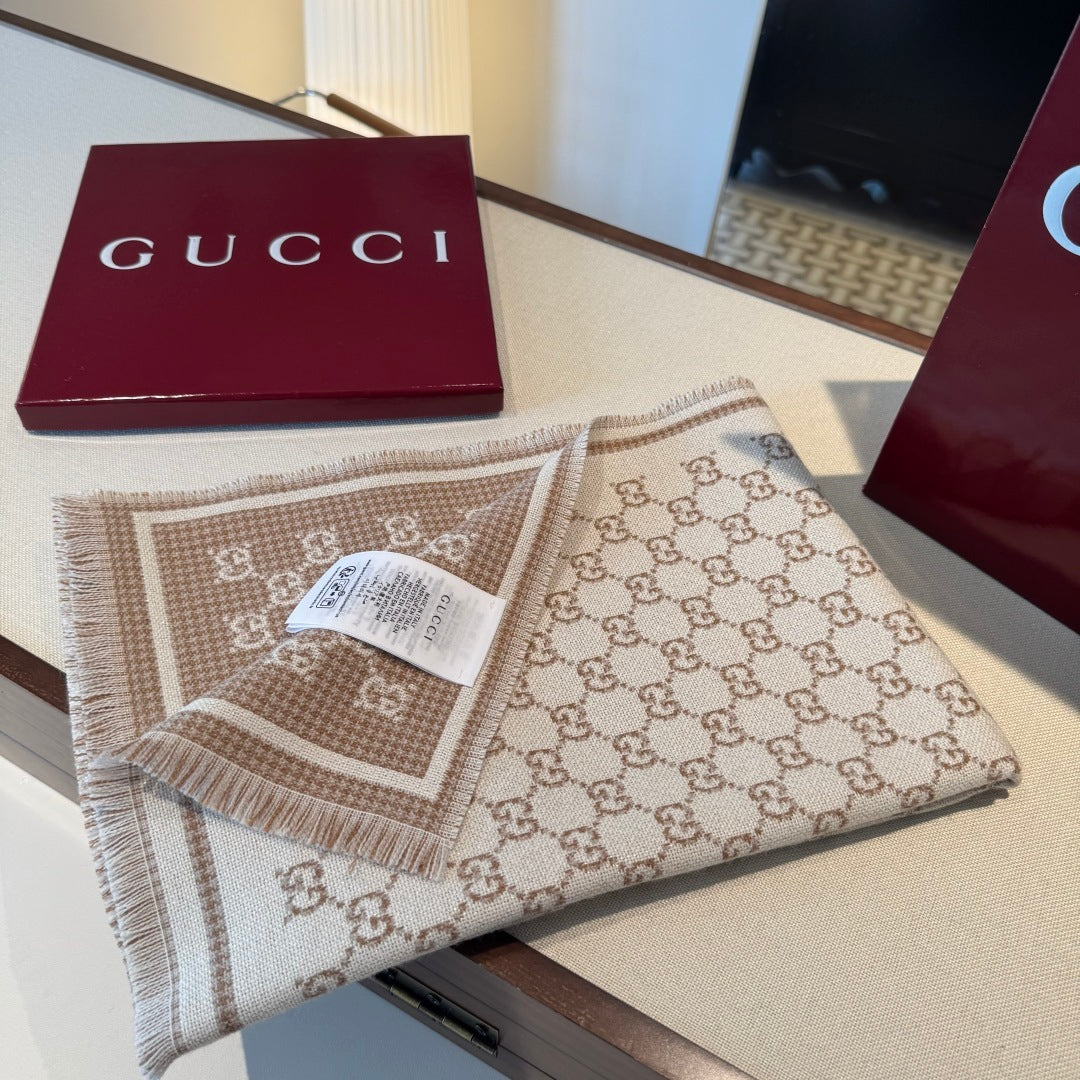 Cachecol Gucci De Lã Cor Bege / Marrom Claro