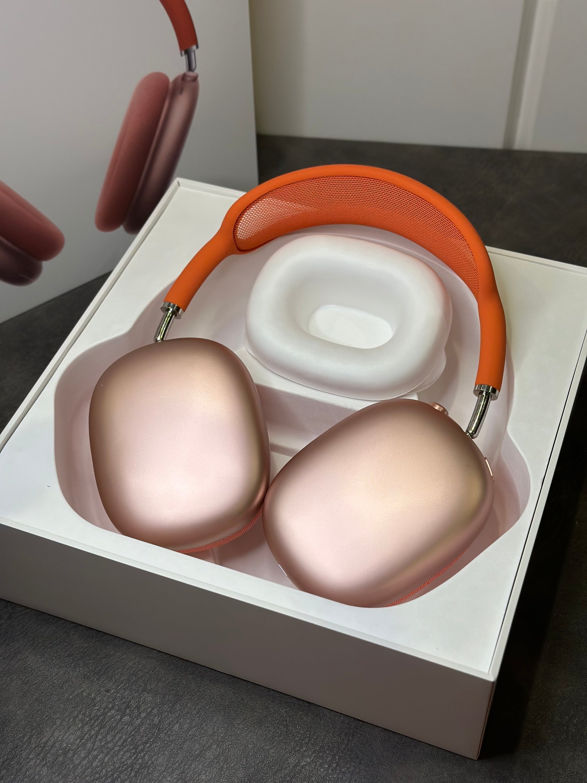 Apple AirPods Max Orange