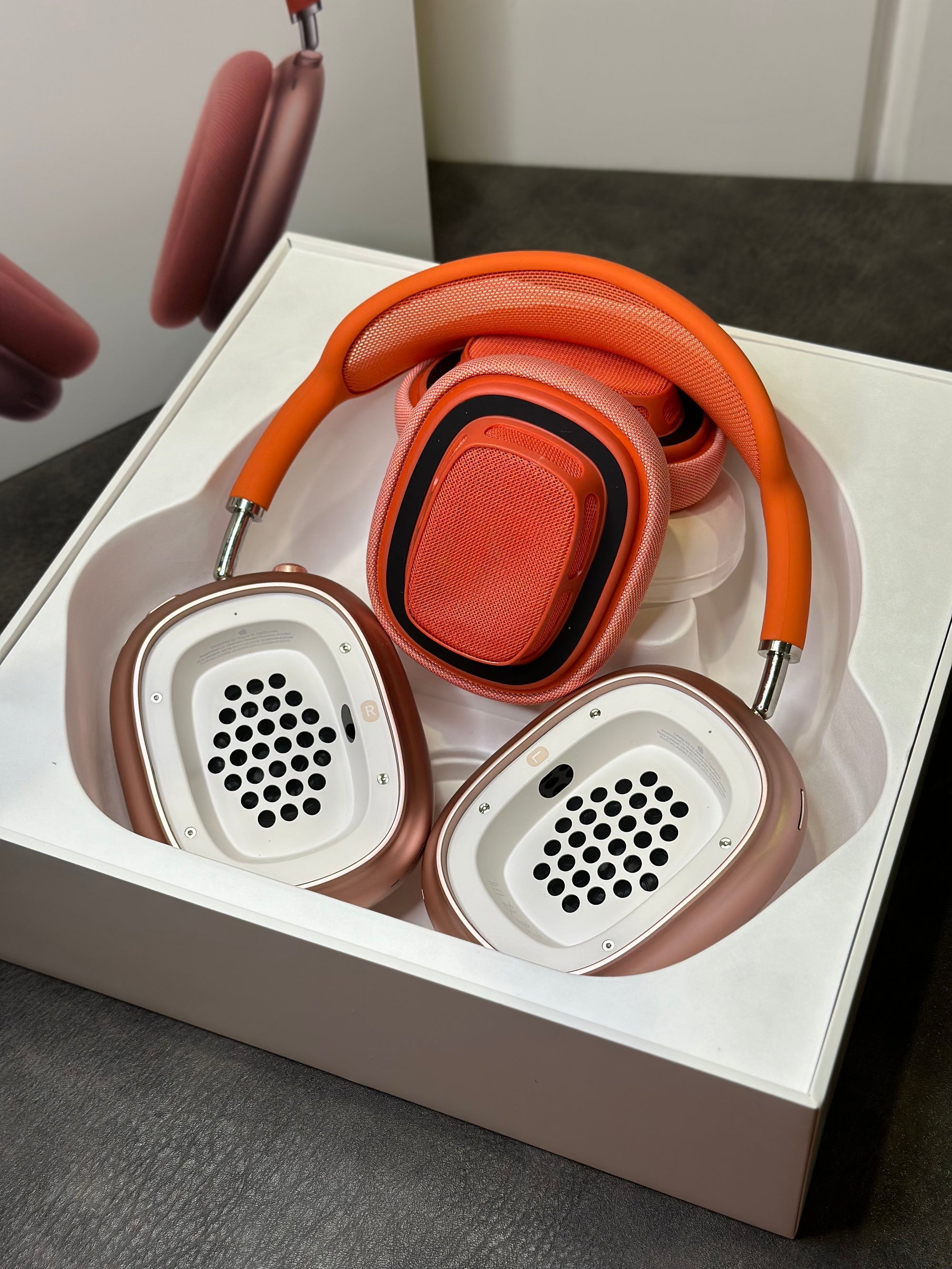 Apple AirPods Max Orange