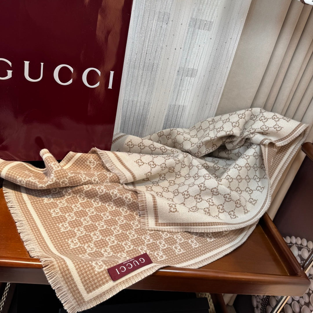 Cachecol Gucci De Lã Cor Bege / Marrom Claro